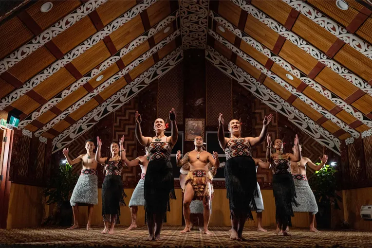 Rotorua Te Puia Guided Tour with Hangi Dinner and Haka - Book Now | Experience Oz