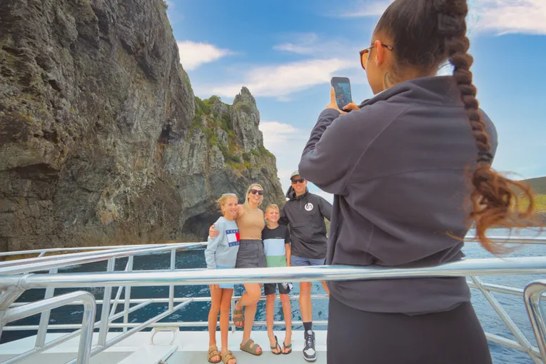 Discover the Bay Hole in the Rock Half Day Tour | Experience Oz