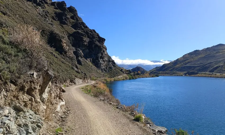 Cromwell to Clyde Lake Dunstan Trail Bike Ride - Book Now | Experience Oz
