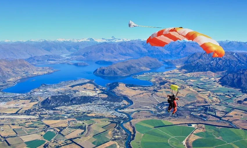 9000ft Skydive Wanaka with Queenstown Transfers - Book Now | Experience Oz