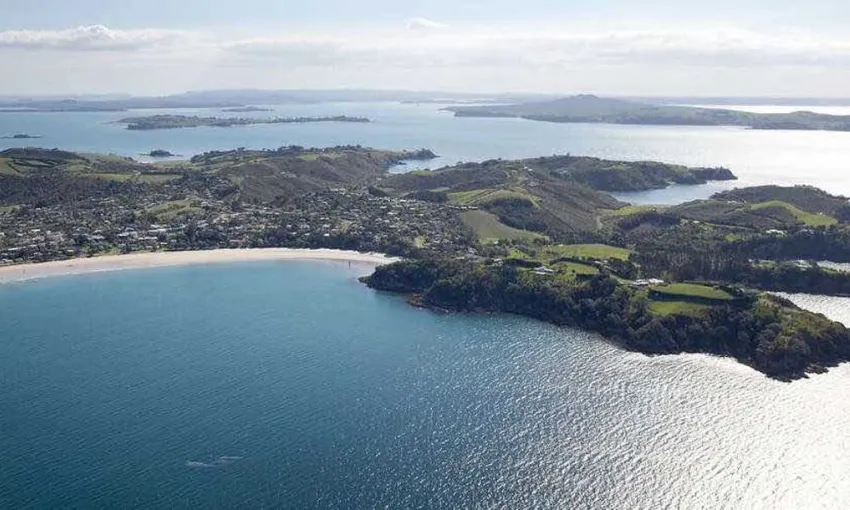 Waiheke Island Hop On Hop Off Bus & Ferry - Buy Now | Experience Oz + NZ