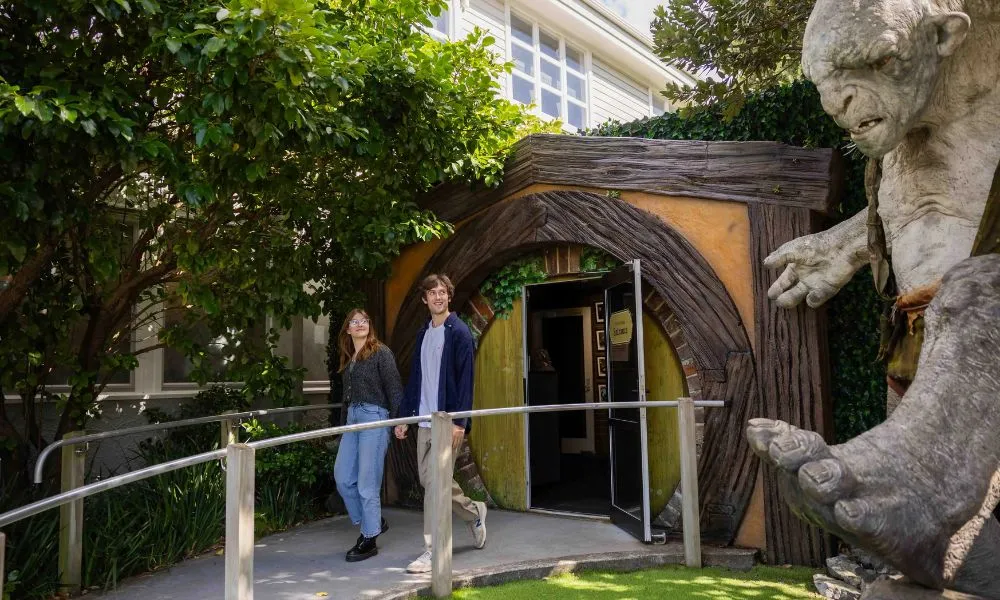 Weta Workshop Experience and Guided Transfer | Experience Oz-8