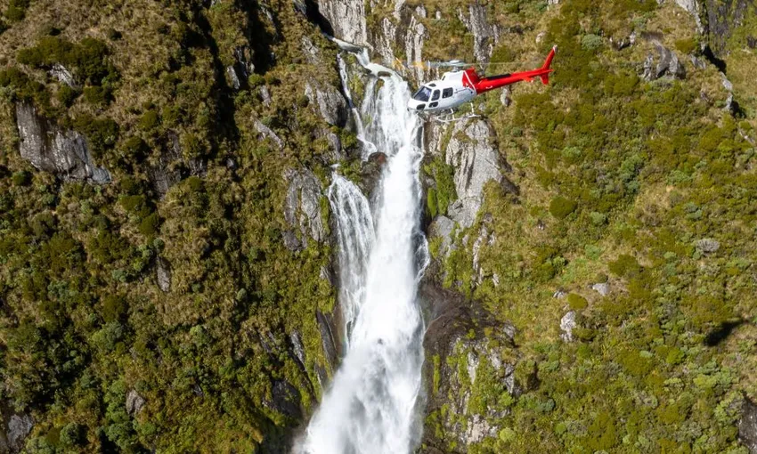 Fiordland Helicopter Flight from Queenstown - Book Now | Experience Oz