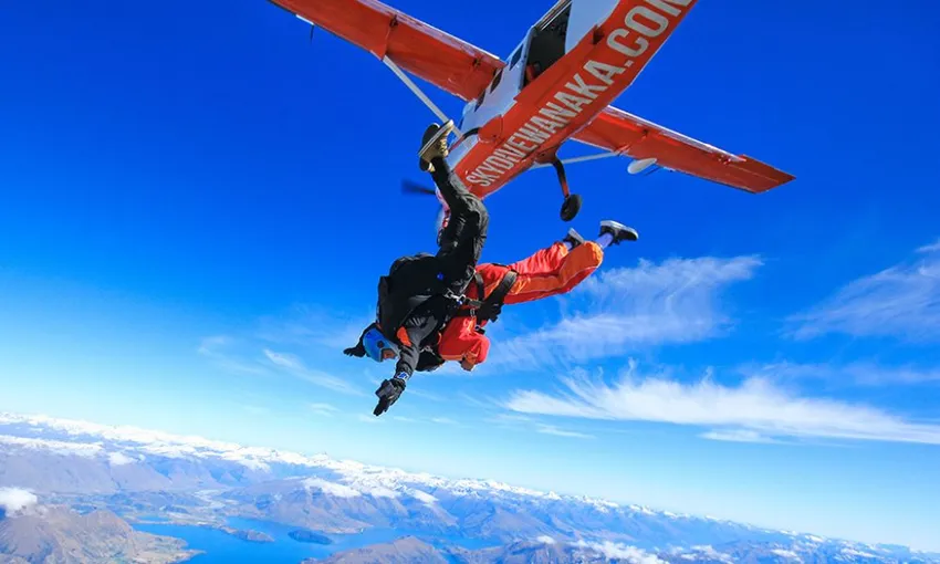 15000ft Skydive Wanaka with Queenstown Transfers - Book Now | Experience Oz