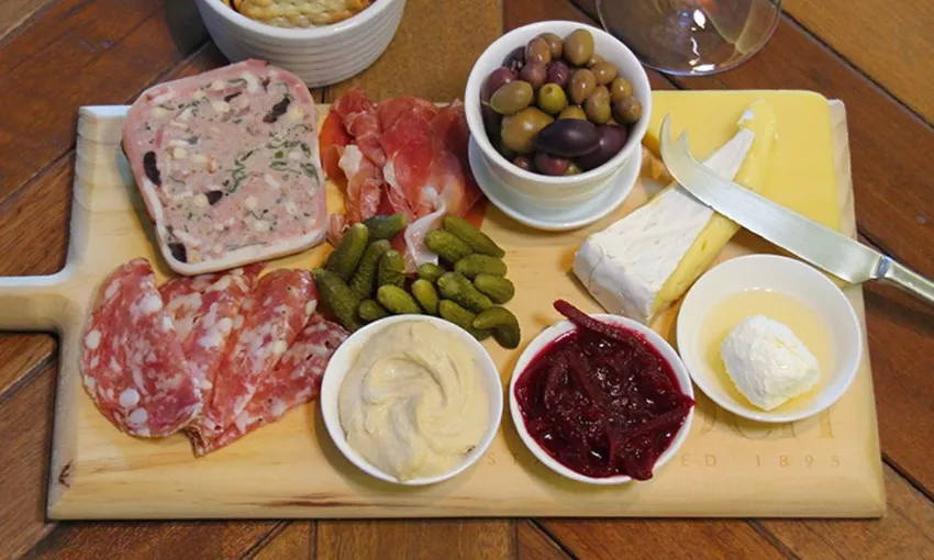 Hunter Heroes Tasting & Grazing Board at Tulloch Wines | Experience Oz