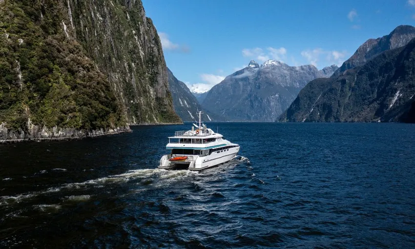 Pure Milford Coach and Cruise Tour From Te Anau | Experience Oz