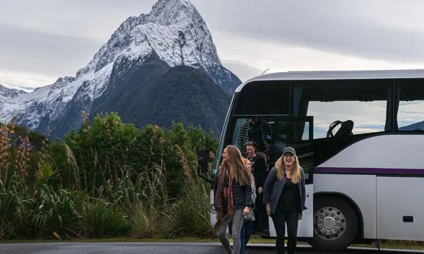 Queenstown Maiden of Milford Coach Tour - 5.45am 