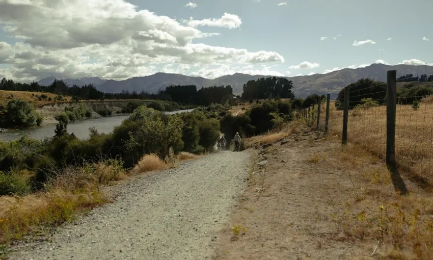 Self Guided Bike Tour from Lake Hawea to Wanaka | Experience Oz