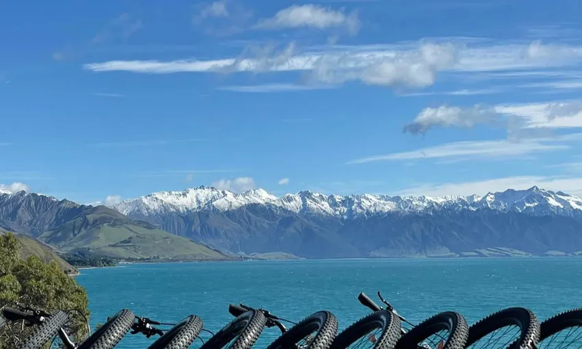 Self Guided Bike Tour from Lake Hawea to Wanaka | Experience Oz