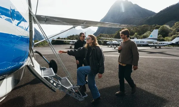 Milford Sound Scenic Flight & Cruise from Queenstown