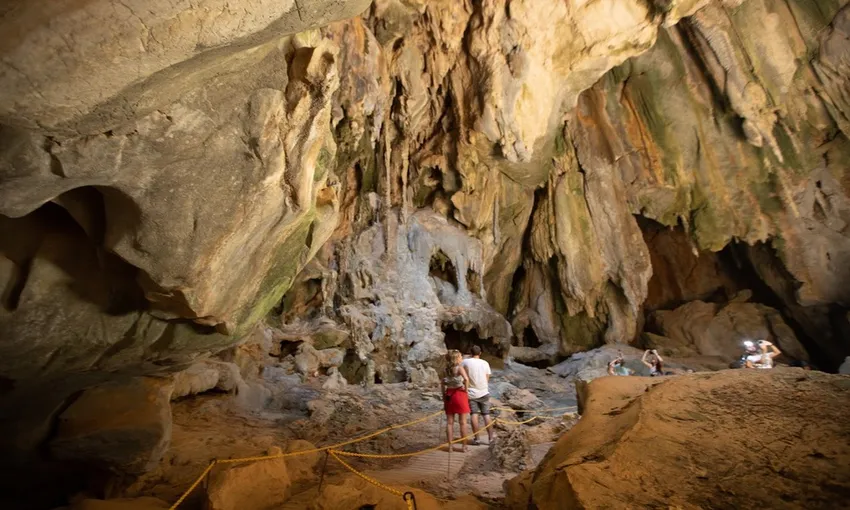Chillagoe & Outback 4WD Day Tour From Cairns | Experience Oz