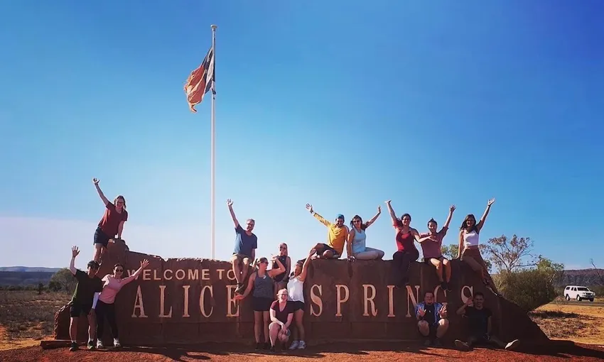 Alice Springs to Uluru One Way Transfer - Book Now | Experience Oz