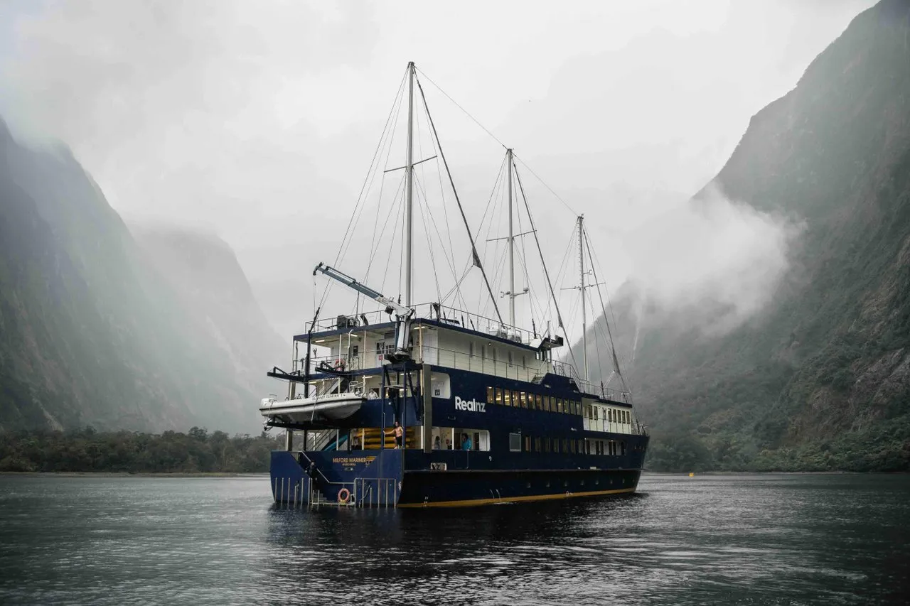 Milford Mariner Overnight Cruise | Experience Oz + NZ-1
