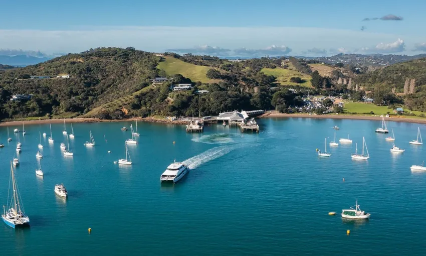 Waiheke Island Flights, Ferry and Explorer Bus Package - Book Now | Experience Oz