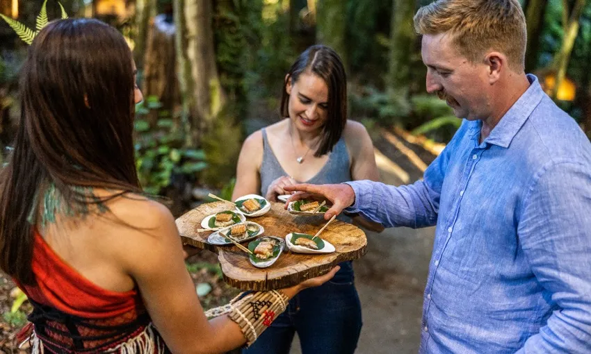 Te Pa Tu Cultural Performance and 3 Course Dinner | Experience Oz