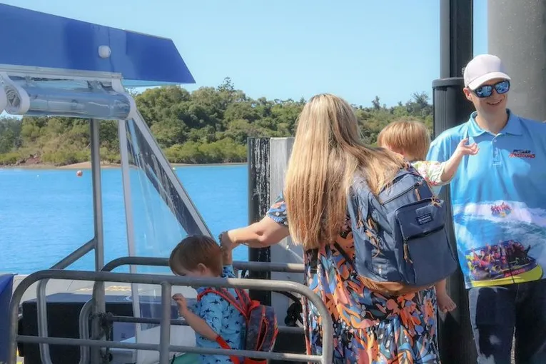 Airlie Beach Glass Bottom Discovery Tour | Experience Oz