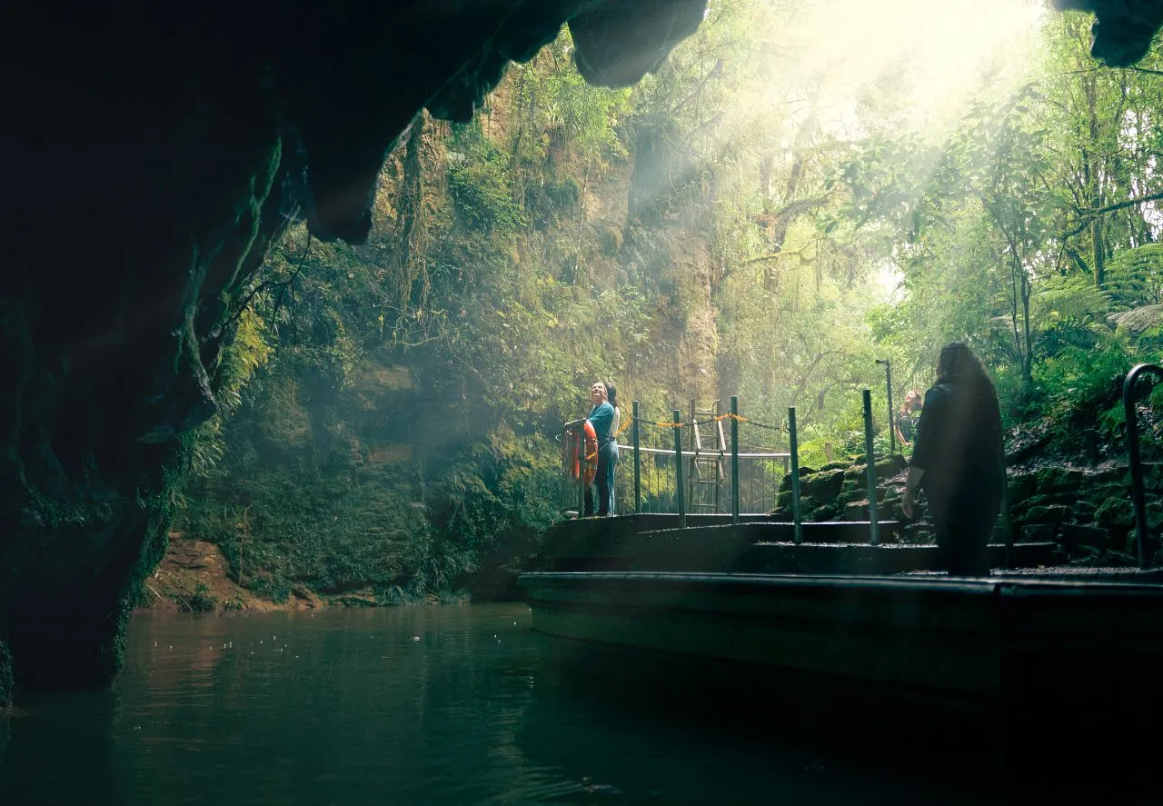 Waitomo Glowworm Caves Guided Tours | Experience Oz-2