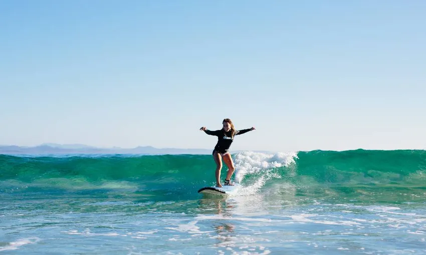 Byron Bay Small Group Surfing Lesson - Half Day | Experience OZ
