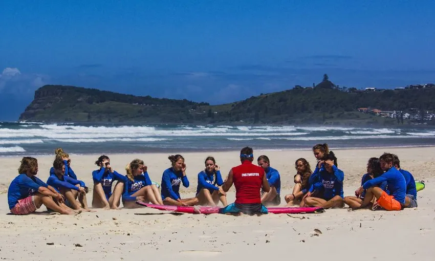Byron Bay Small Group Surfing Lesson - Half Day | Experience OZ