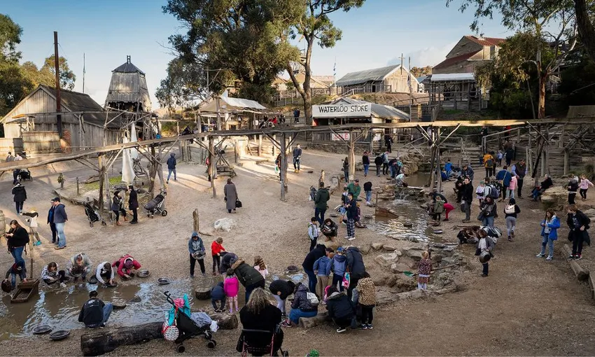 Sovereign Hill Gardens & Melbourne Skydeck Tour | Experience Oz 