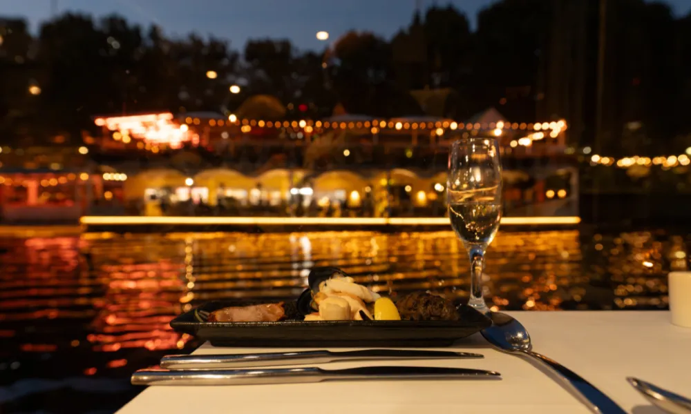 Melbourne Yarra River Dinner Cruise - Book Now | Experience Oz-3