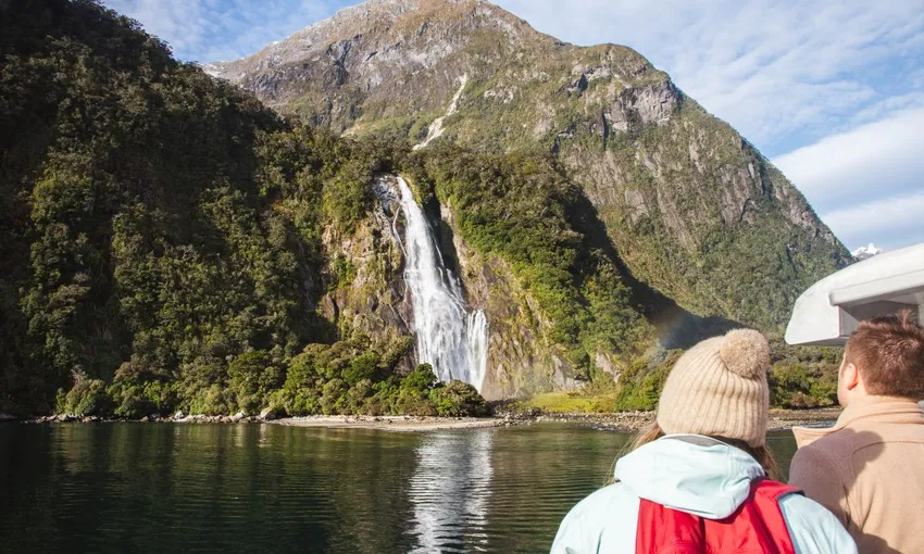 Milford Sound Small Group Coach Cruise Fly from Queenstown - Book Now | Experience Oz