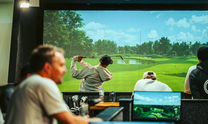Queenstown Golf Simulator Hire - Book Now | Experience Oz