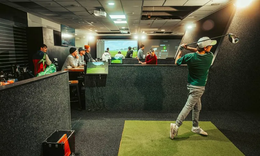 Queenstown Golf Simulator Hire - Book Now | Experience Oz