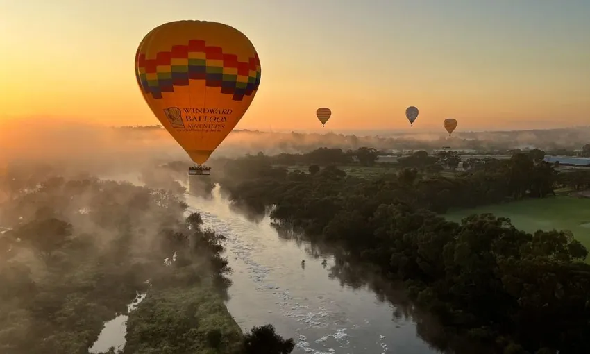 Avon Valley Hot Air Ballooning & Breakfast | Experience Oz