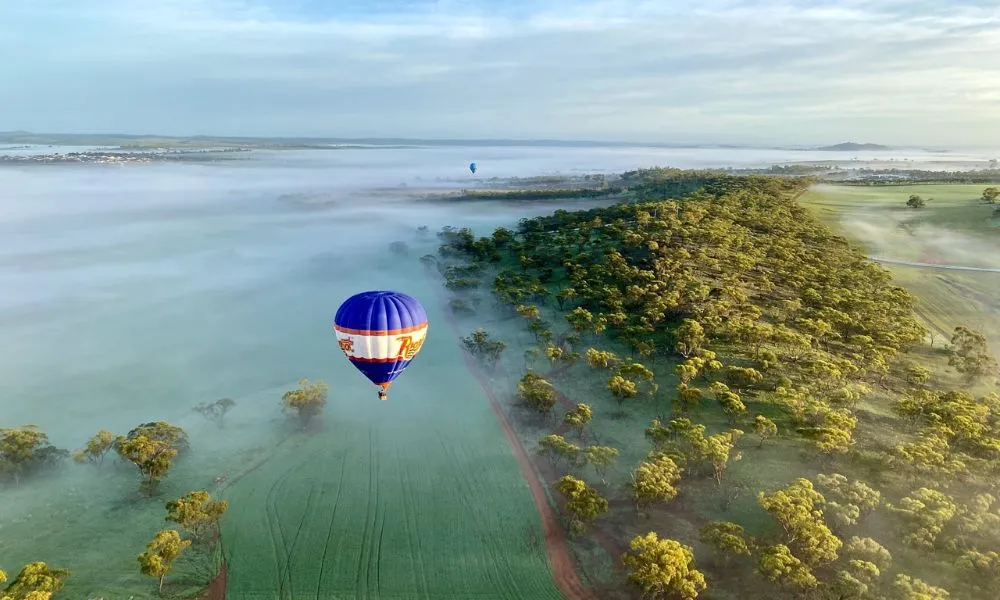 Avon Valley Hot Air Ballooning & Breakfast | Experience Oz-6