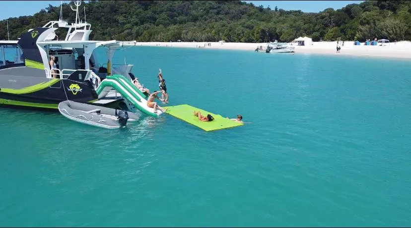 Full Day Viper Whitsundays Tour with Lunch and Snorkel