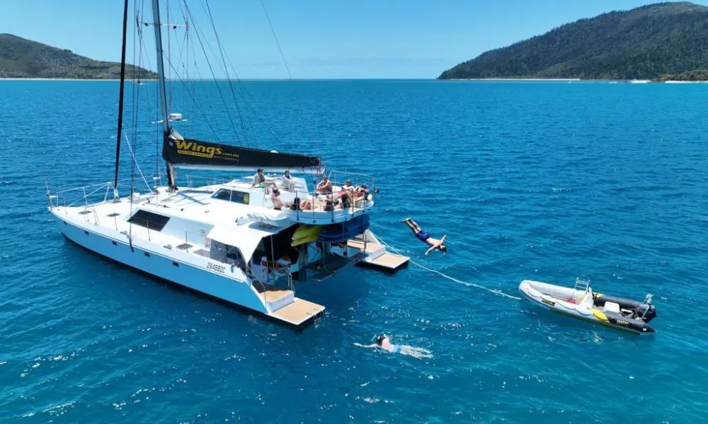 Whitsundays Yacht Snorkel & Sail with Lunch | Experience OZ-5