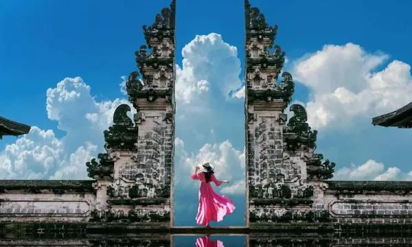 Gate of Heaven Sunset Instagram Tour with Lunch, Jungle Swing, Tukad Cepung Waterfall & More | Bali