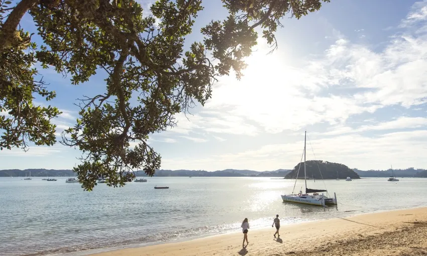 Bay of Islands Day Cruise | Experience Oz