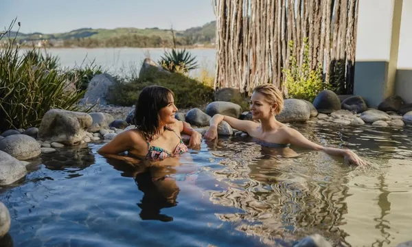 Polynesian Spa Lake View Private Pool and Entry