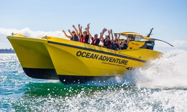 Fast Boat Ocean Adventure to the Hole in the Rock - 1.5 Hours