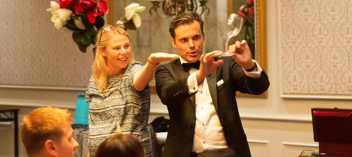 Exclusive Magic Show at The Marriott Hotel | Experience Oz-2