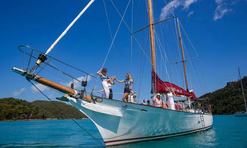 Lady Enid Sailing to Daydream Island Reef Experience | Experience Oz