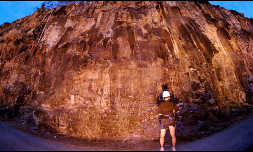Kangaroo Point Outdoor Rock Climbing - 2 Hours  