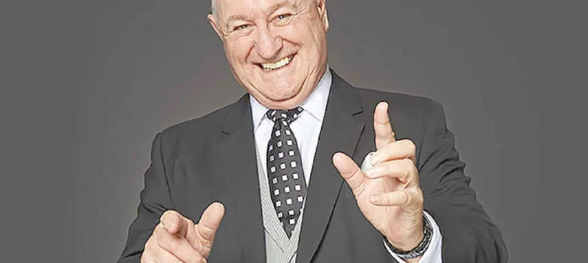 Sydney Magic Show with The Gentleman Magician - Book Now | Experience Oz