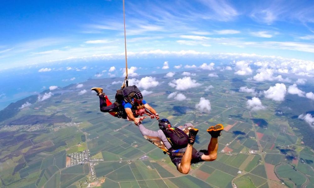 Tandem Skydive Up to 14,000ft, with Transfers - Cairns