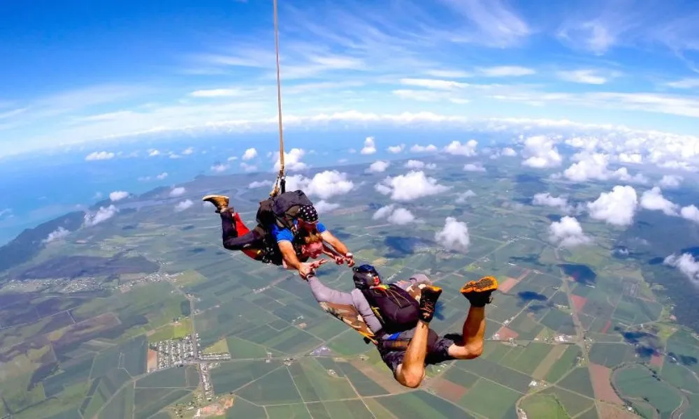 Cairns Tandem Skydive up to 14,000ft - Including Transfers