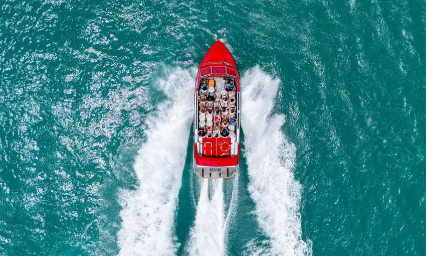 Jet Boat Thrill Ride from Airlie Beach - 30 Minutes 