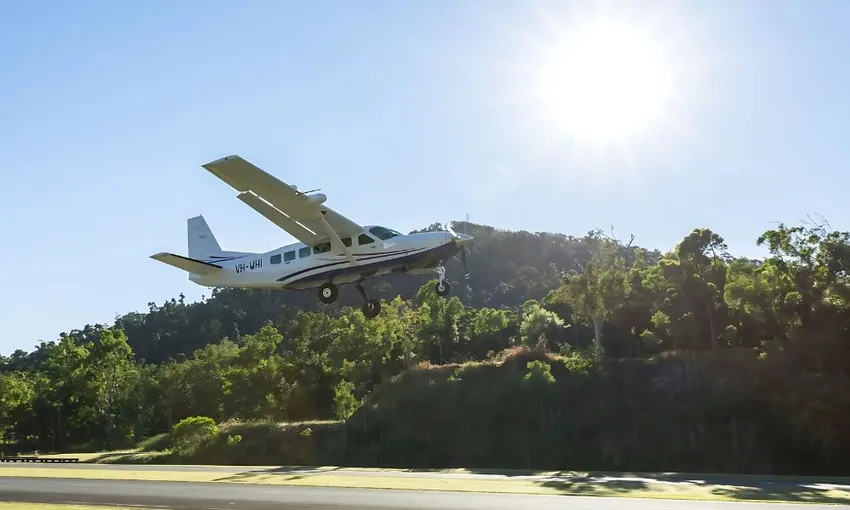 Whitsunday Islands Scenic Flight from Airlie Beach - 1 Hour
