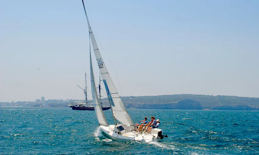 Sydney Harbour Hands-On Yacht Cruise, 2.5 Hours