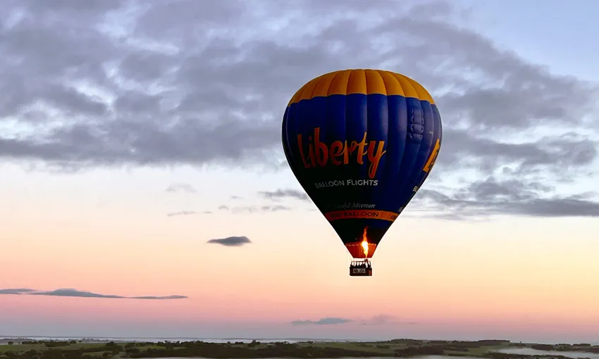 Geelong Hot Air Balloon Flight with Breakfast