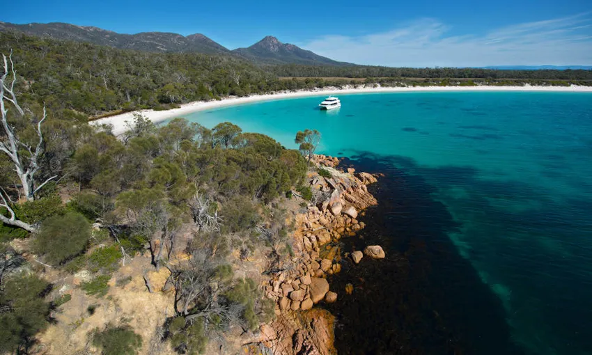 Wineglass Bay Lunch Cruise with Sky Lounge Access