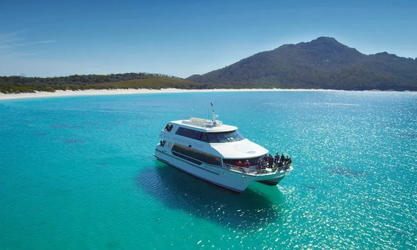 Wineglass Bay Lunch Cruise with Sky Lounge Access