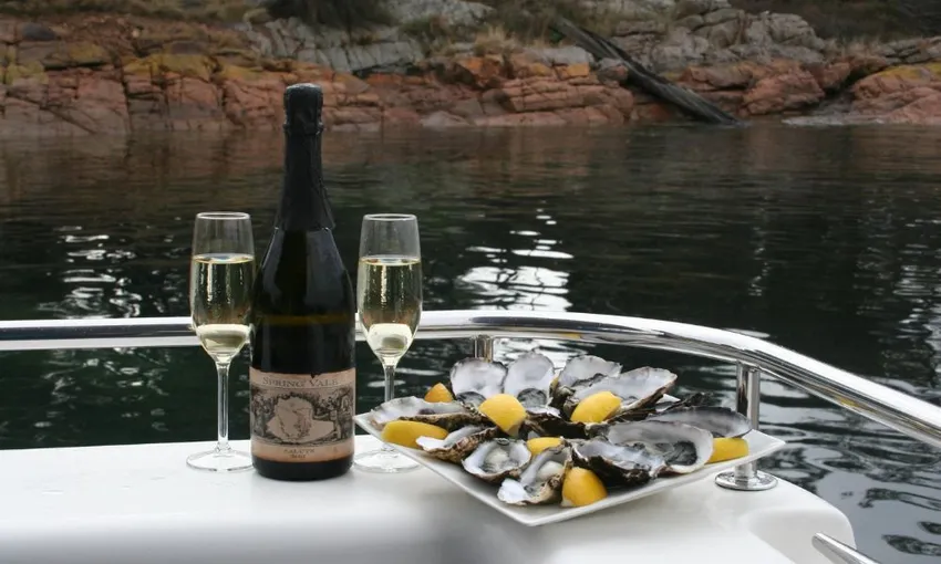 Wineglass Bay Lunch Cruise with Sky Lounge Access