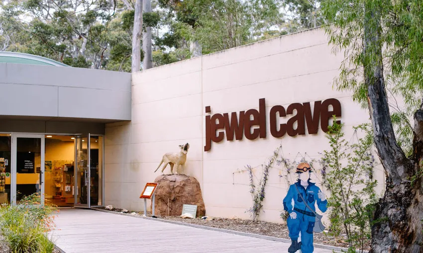 Guided Jewel Cave Tour in Augusta, 1 Hour 